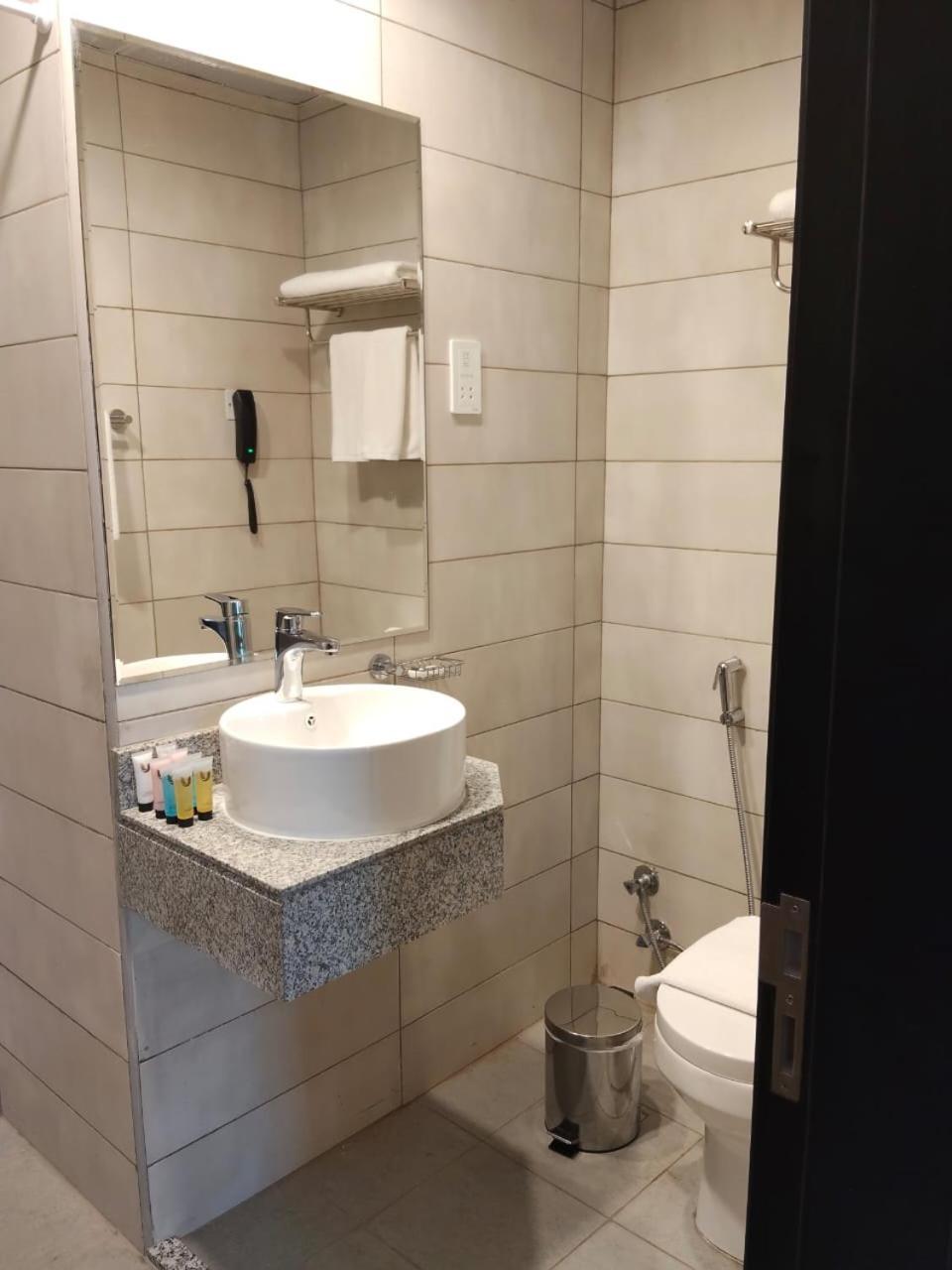 Vogo Grand Hotel Formerly Best Western Plus Hotel Dubai Academic City Room photo