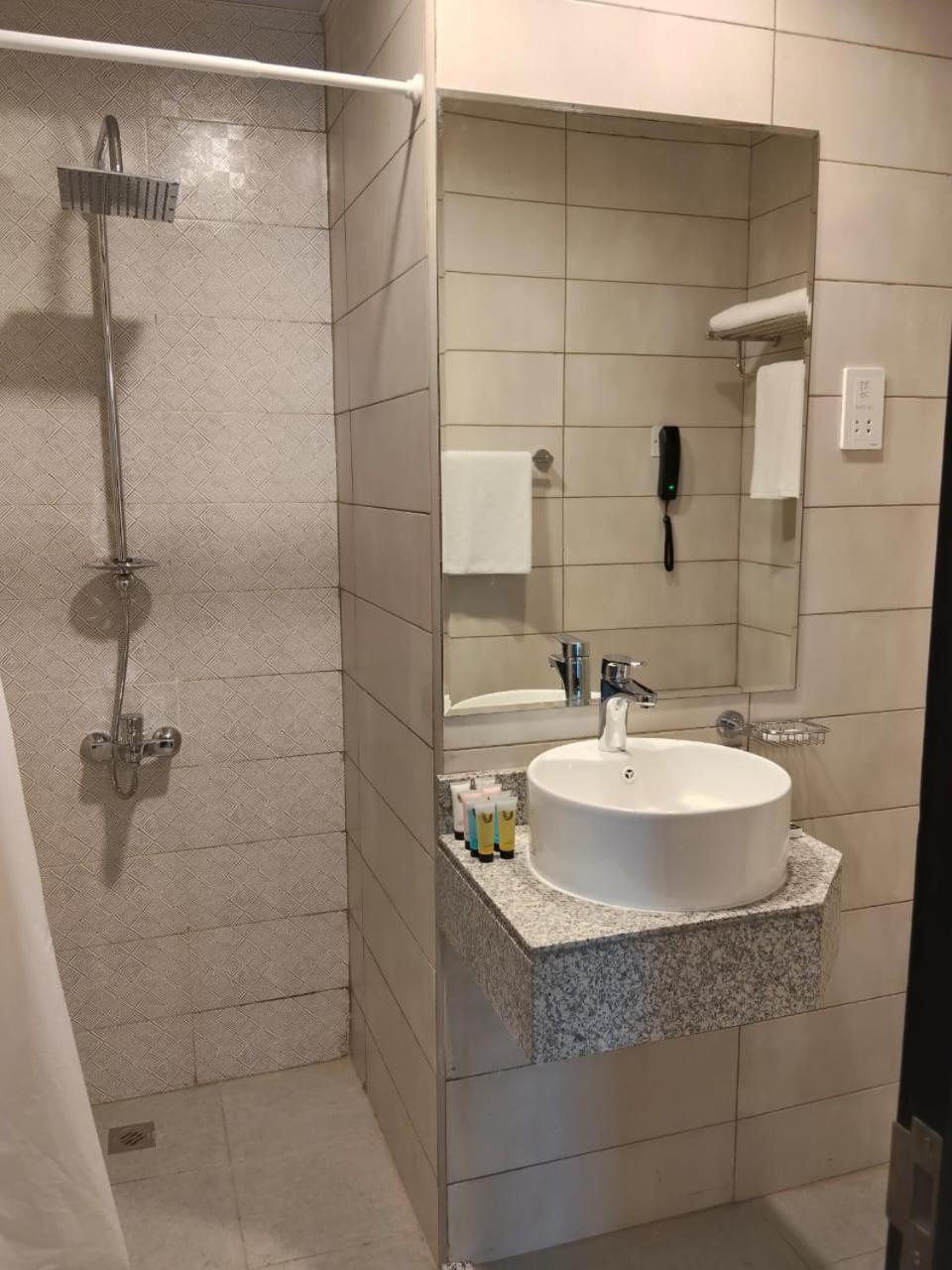 Vogo Grand Hotel Formerly Best Western Plus Hotel Dubai Academic City Room photo